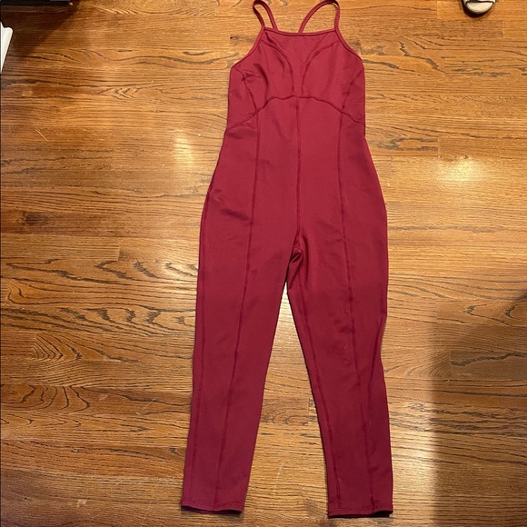 Free people movement Women's Burgundy fitted workout Jumpsuit sz medium - Picture 1 of 4